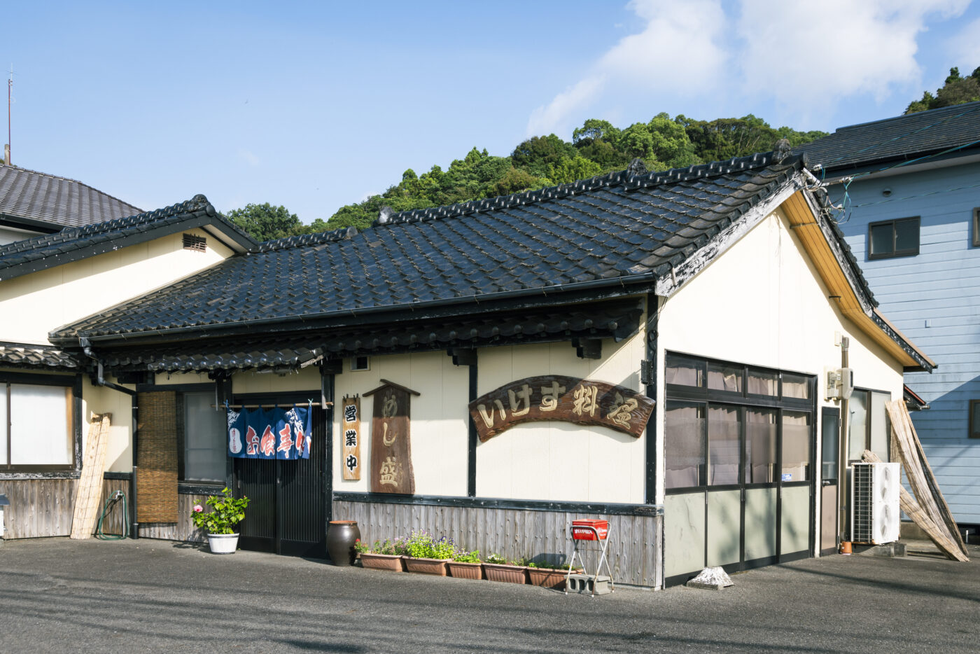 隠れ家感あふれる「めし 盛（さかり）」