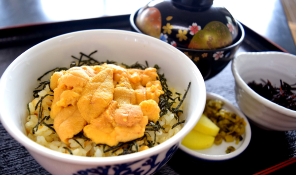 丸健水産のウニ丼
