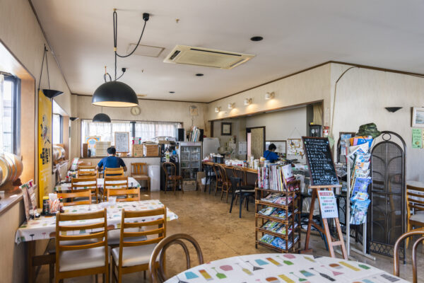 パスタハウスTEN落ち着いた店内