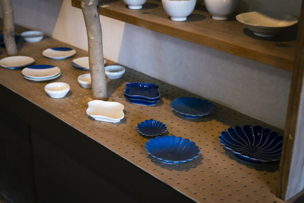 水の平焼：海鼠釉、白釉や辰砂の隠れた魅力